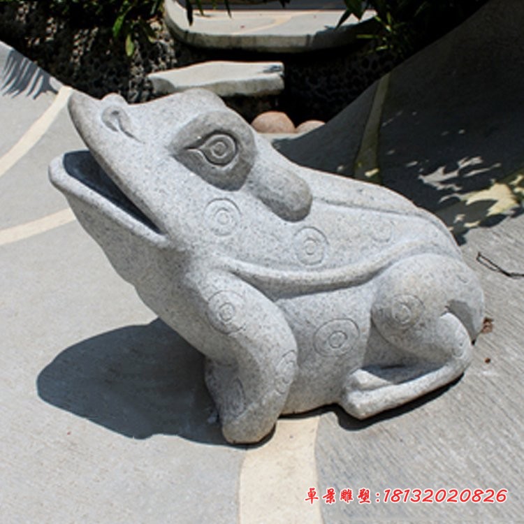 喷水青蛙石雕