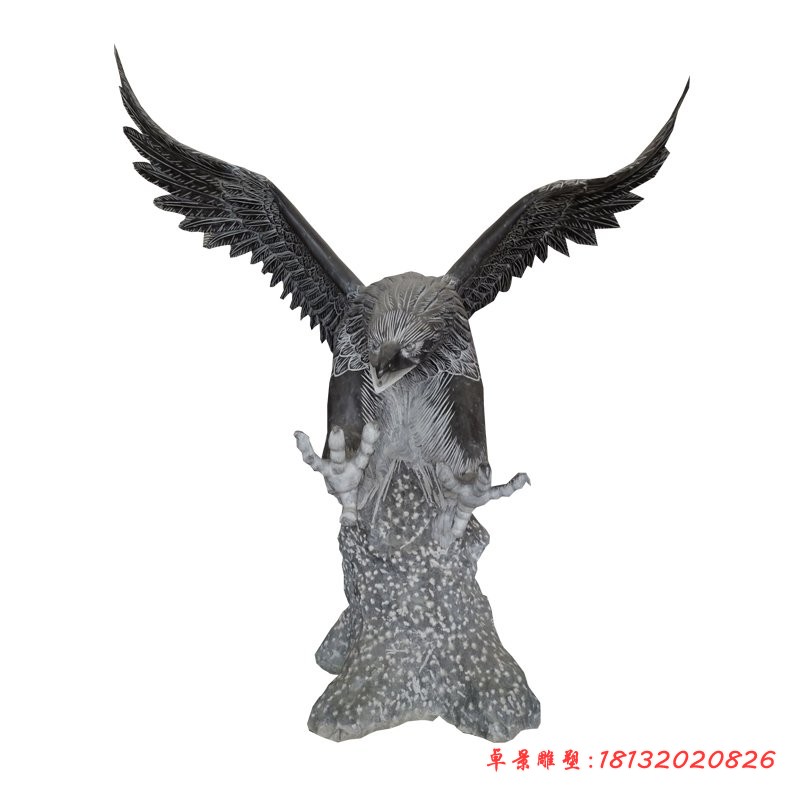 青石展翅老鹰石雕