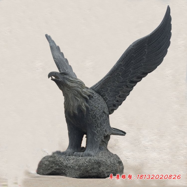 青石雄鹰展翅石雕