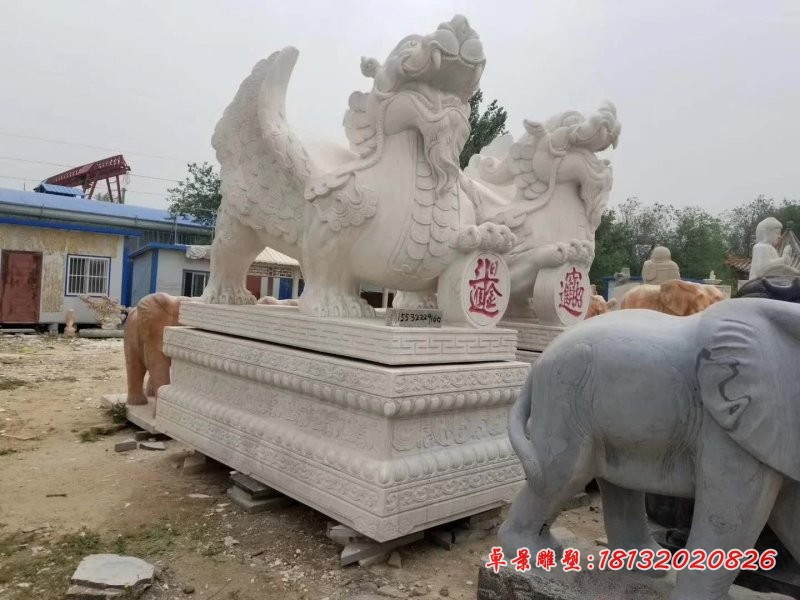 晚霞红铜钱招财貔貅石雕 