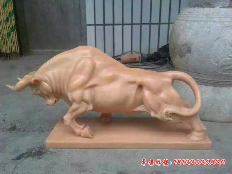晚霞红小型拓荒牛石雕