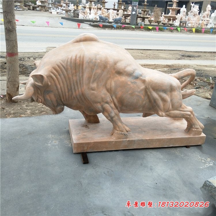 晚霞红开荒牛石雕公园动物雕塑 