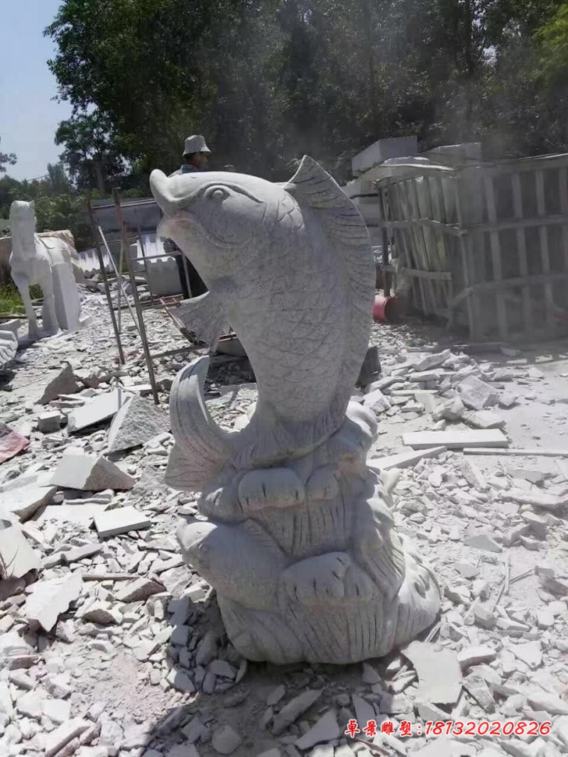 大理石喷水鲤鱼