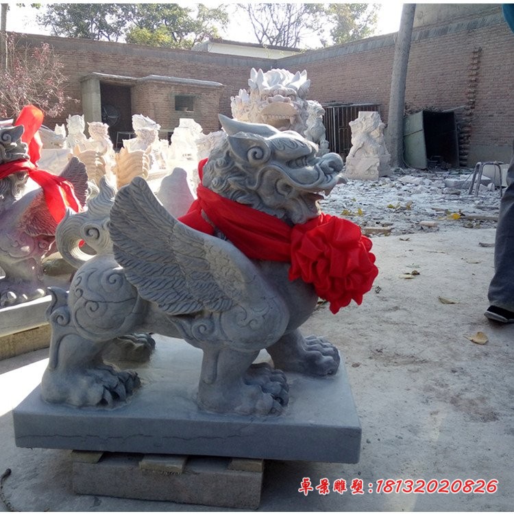 大理石门口镇宅貔貅石雕 