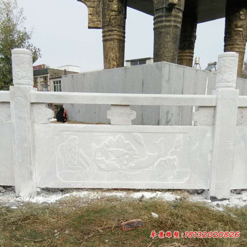 汉白玉莲花浮雕石雕栏板