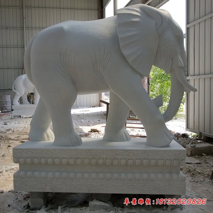 汉白玉酒店门前大象石雕