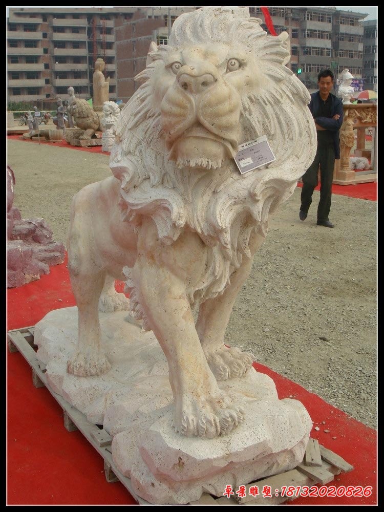 立式西洋狮子石雕 晚霞红欧式石狮子