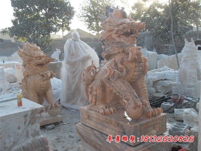 踩球麒麟石雕晚霞红神兽雕塑 (1)