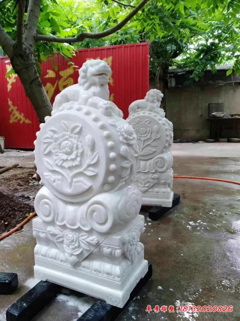 汉白玉狮子石门墩雕塑