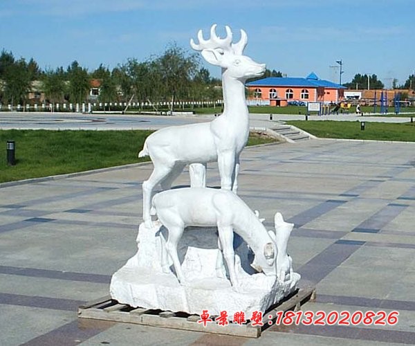 汉白玉小鹿石雕公园动物雕塑