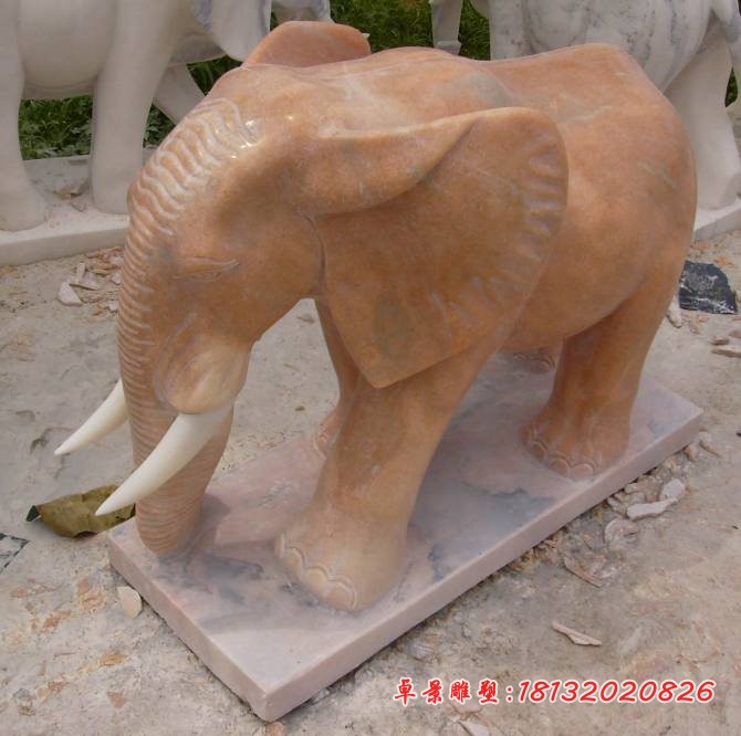 晚霞红大象雕塑公园石雕动物 