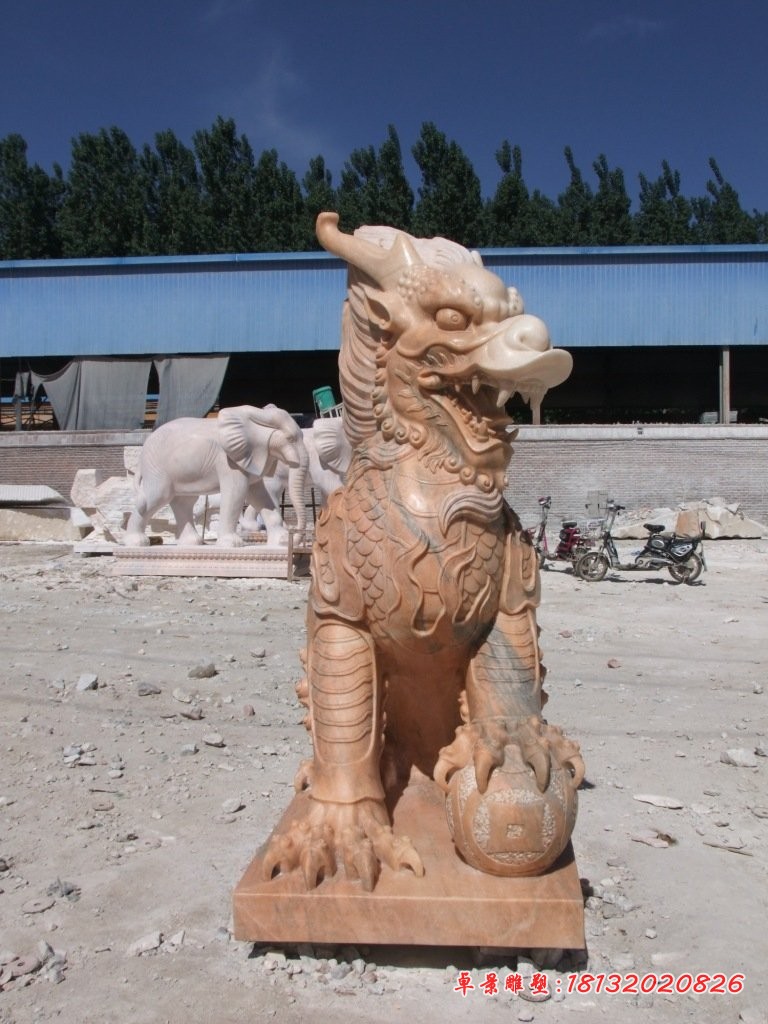 晚霞红麒麟雕塑石雕神兽