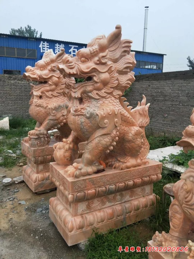 晚霞红瑞兽麒麟石雕