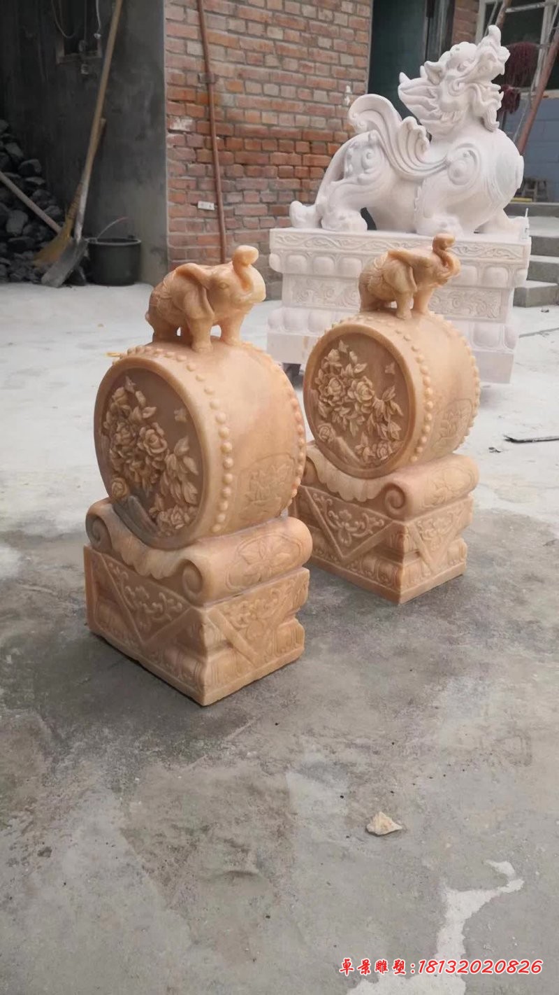 晚霞红小象抱鼓石雕塑