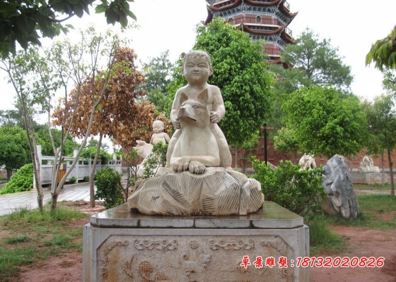 十二生肖动物和小娃娃石雕 公园景观石雕
