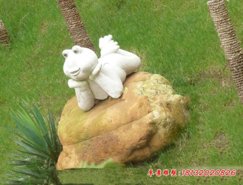 托腮趴着的青蛙石雕 公园卡通动物石雕