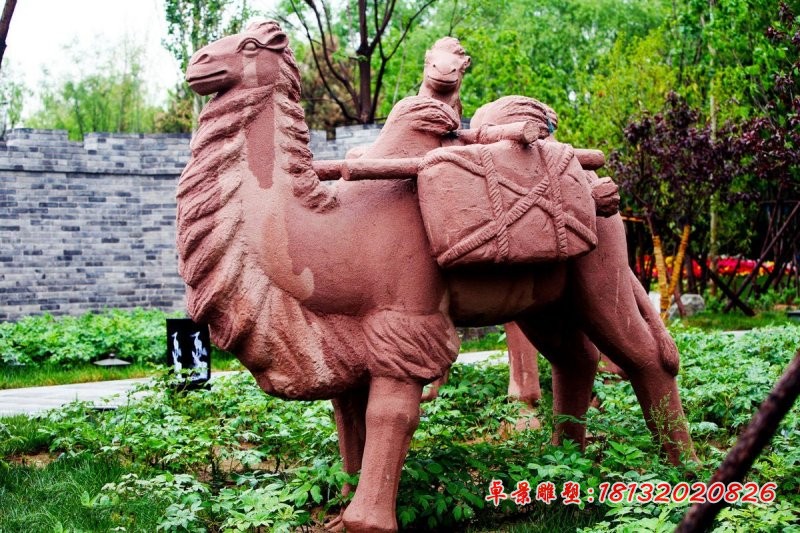 驮货物的骆驼石雕 公园动物石雕