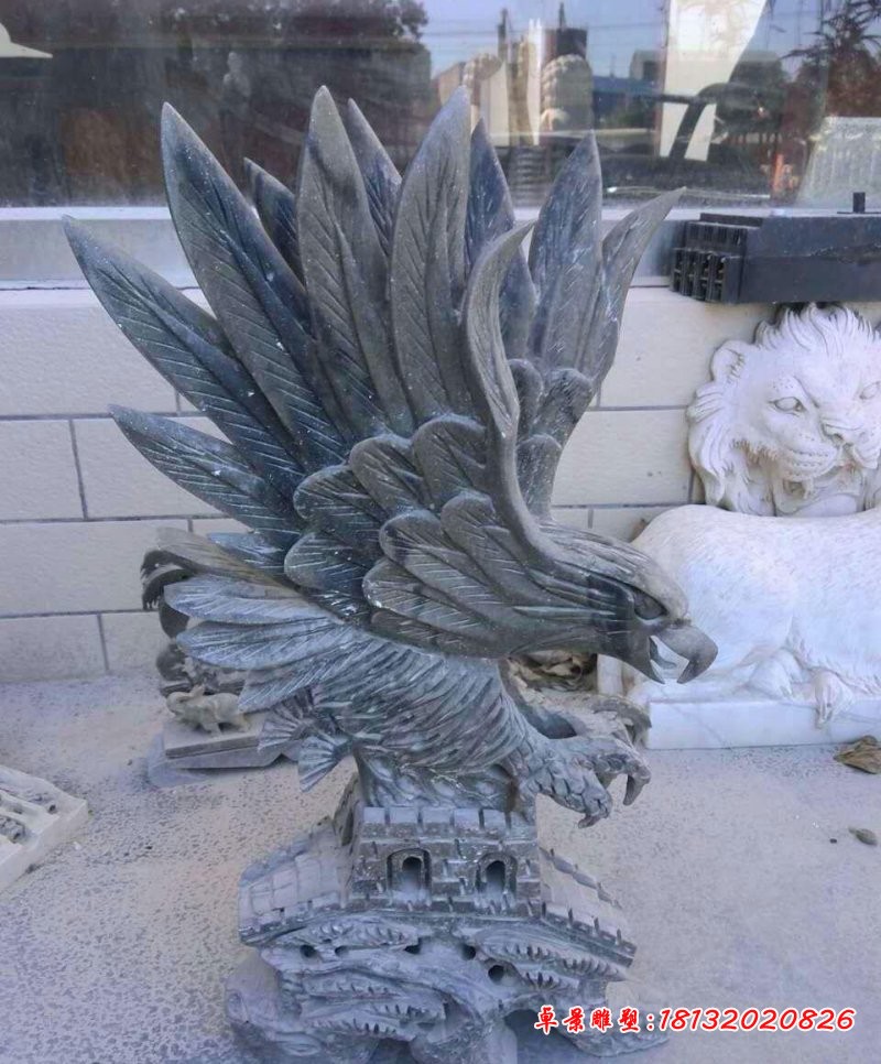 雄鹰石雕，青石老鹰雕塑