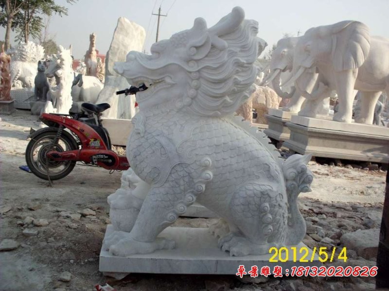 草白玉麒麟石雕 门口坐式石雕麒麟