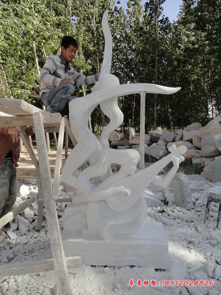 弹琵琶跳舞的女孩石雕 公园抽象人物石雕 