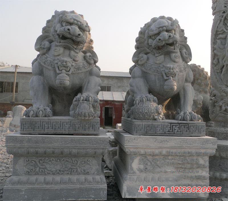 踩球北京狮，仿古狮子石雕