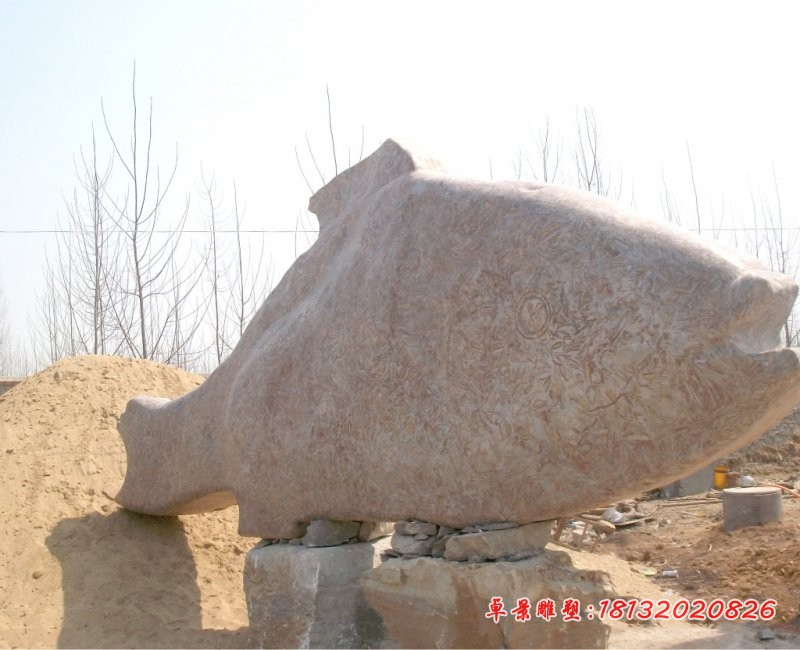 抽象鲤鱼石雕，公园动物石雕