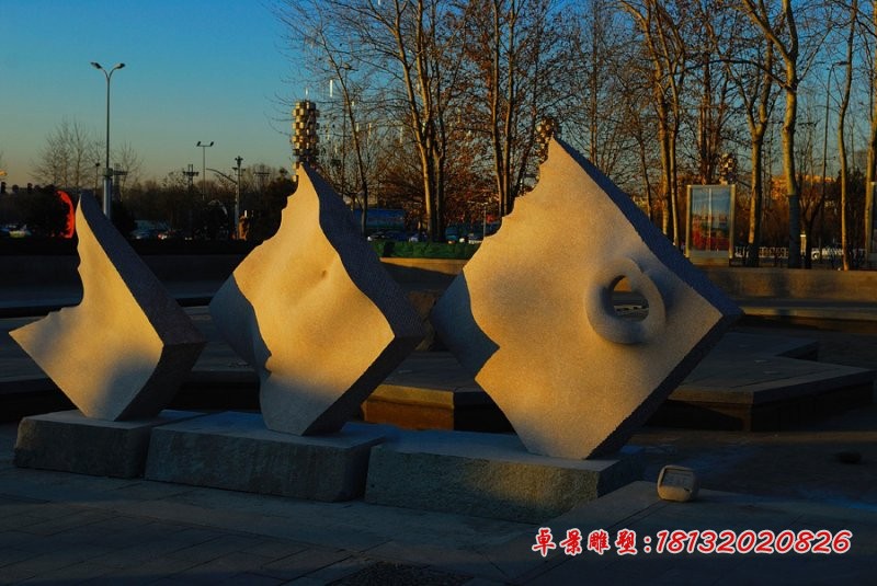 抽象鱼石雕，景观石雕