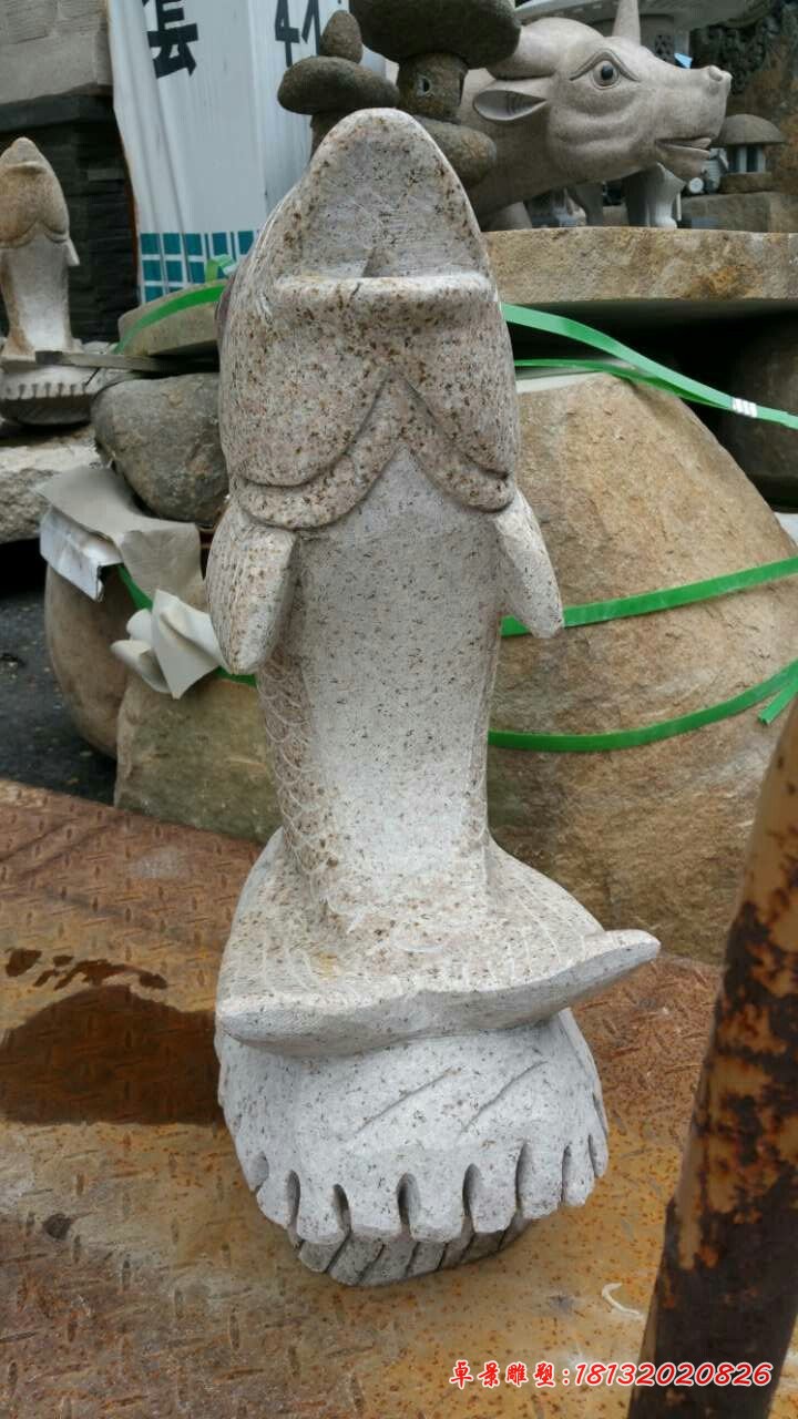 大理石喷水鱼动物石雕 