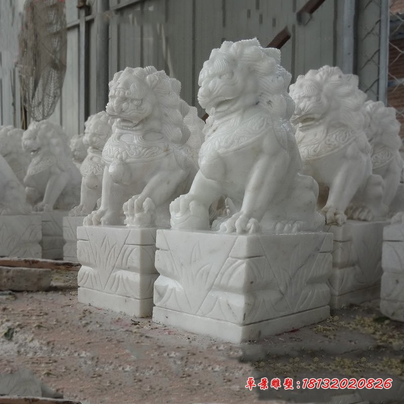 汉白玉石狮子门口狮子石雕
