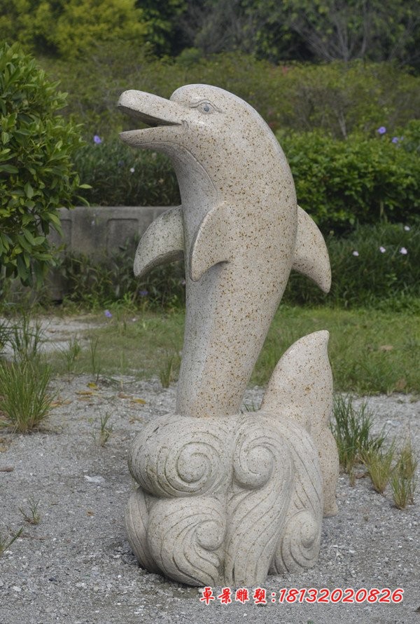 立着的海豚石雕，公园景观石雕