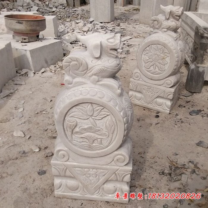 门口抱鼓石汉白玉门墩 