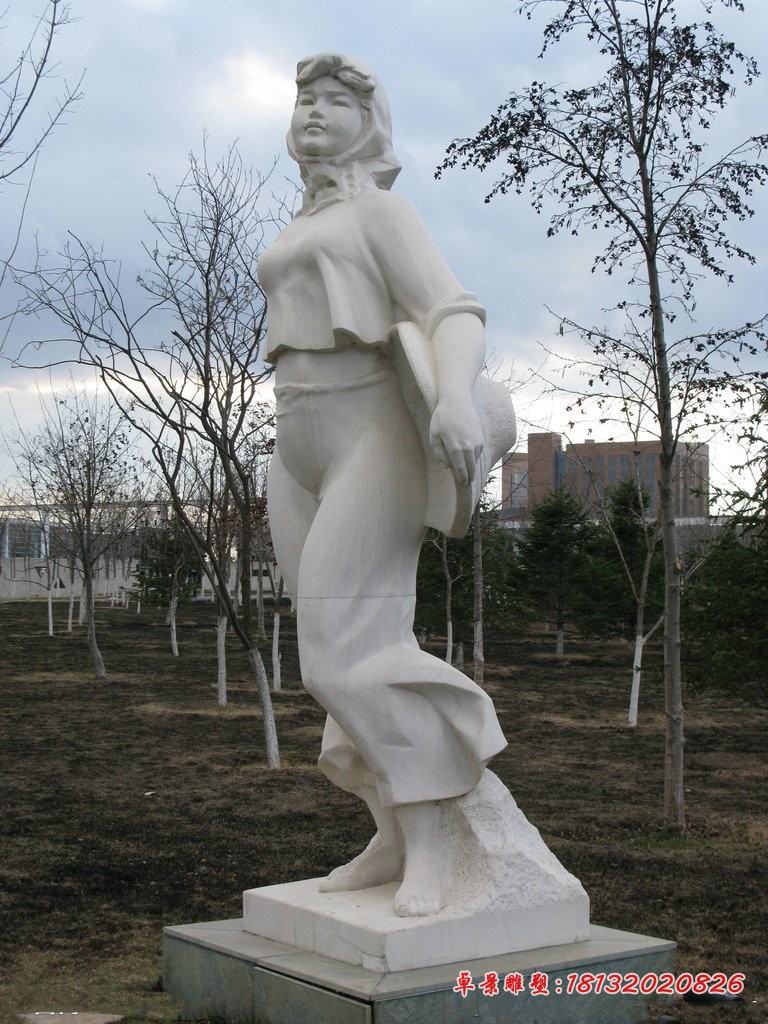 少数民族女人石雕，公园人物石雕