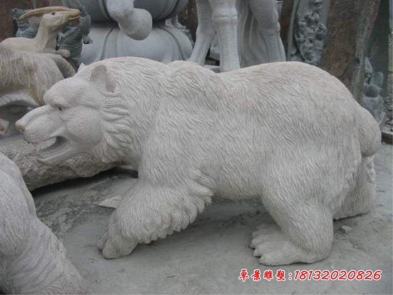 石雕狗熊，公园动物石雕
