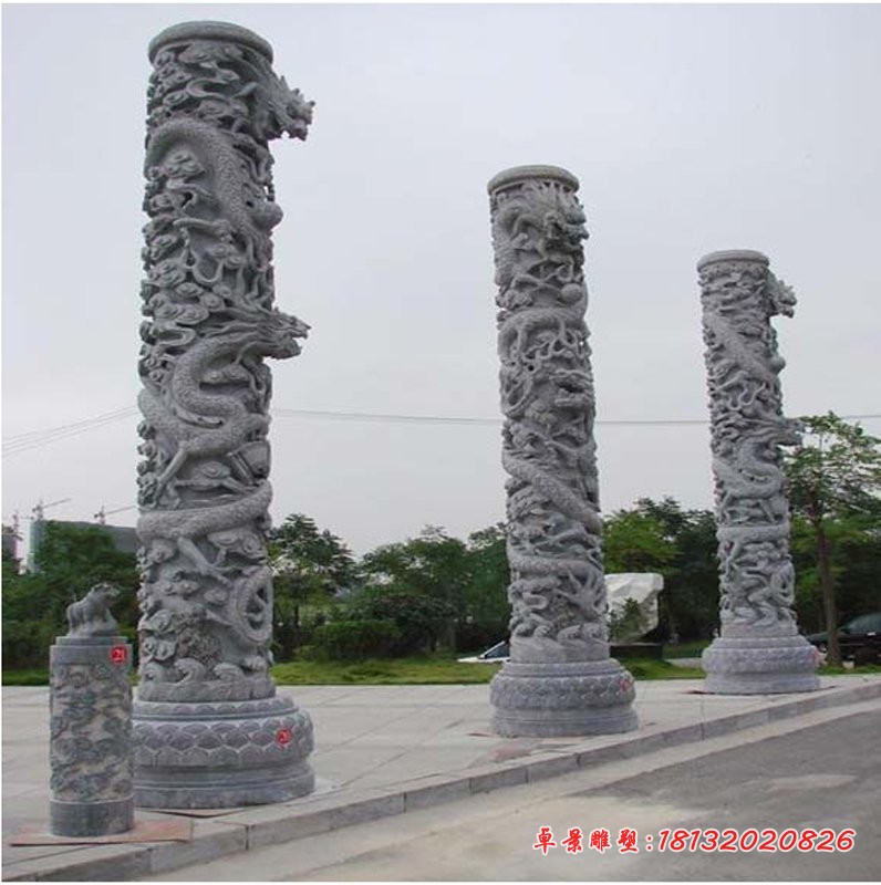石雕龙柱 ，广场盘龙柱石雕