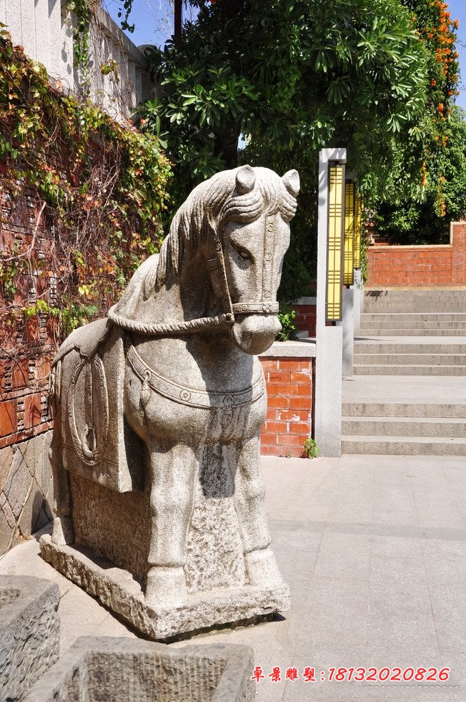 石雕马，公园动物雕塑
