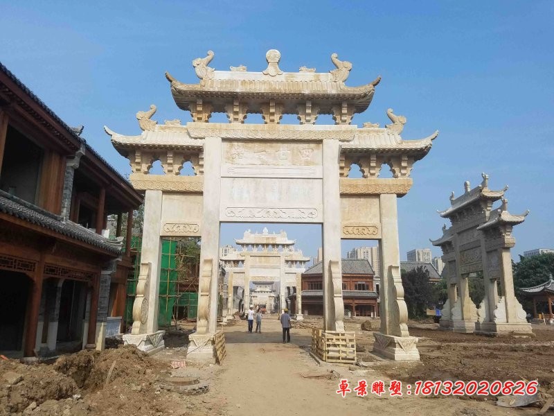 石雕三门牌坊，步行街牌坊石雕