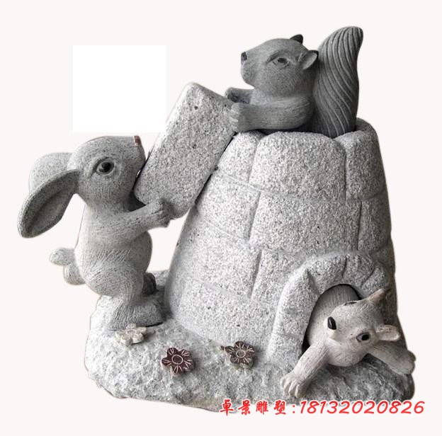 松鼠和小兔子石雕 公园动物石雕