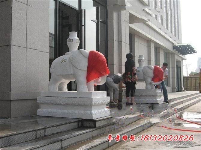 驮宝瓶的大象石雕 汉白玉门口石雕大象