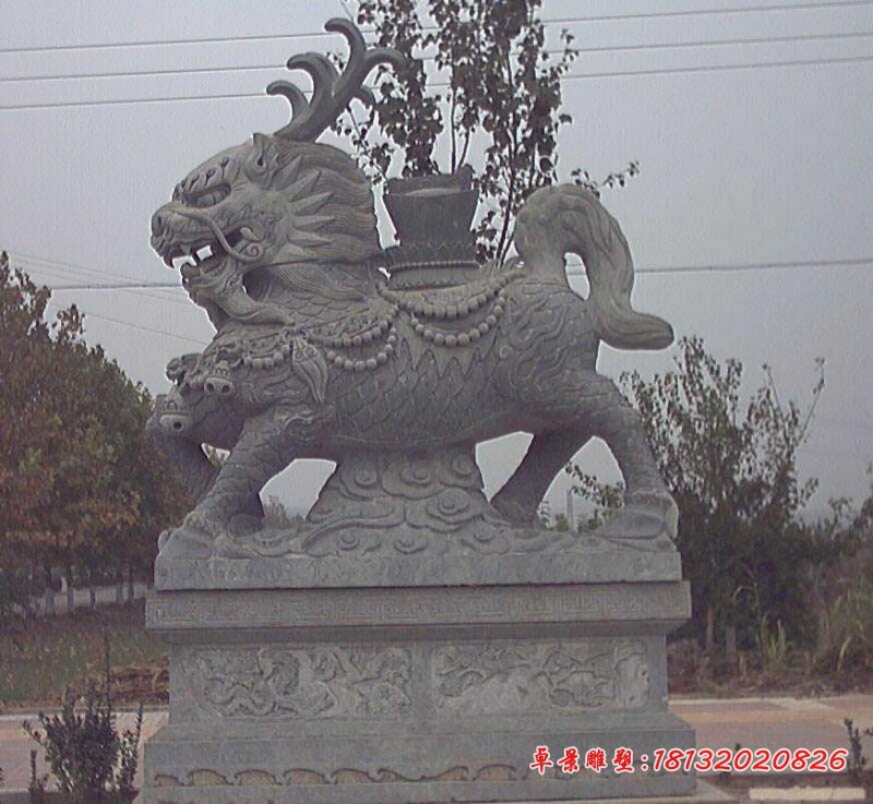 驮宝麒麟石雕 青石仿古麒麟石雕