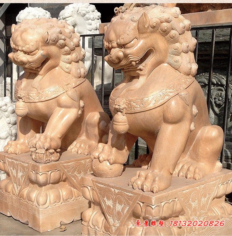 晚霞红踩球北京狮 看门石狮子