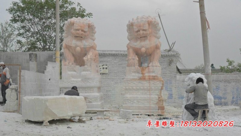 晚霞红踩球北京狮 门口看门石狮子