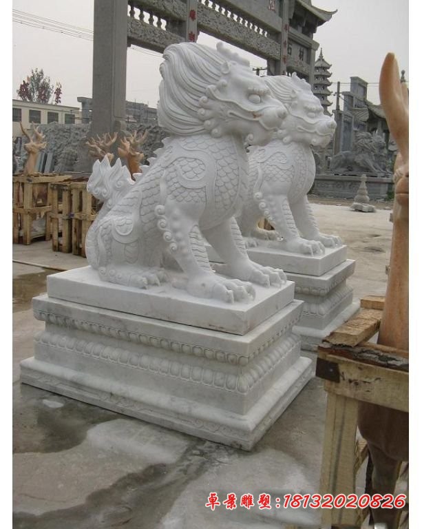 汉白玉坐式麒麟石雕,门口镇宅麒麟雕塑