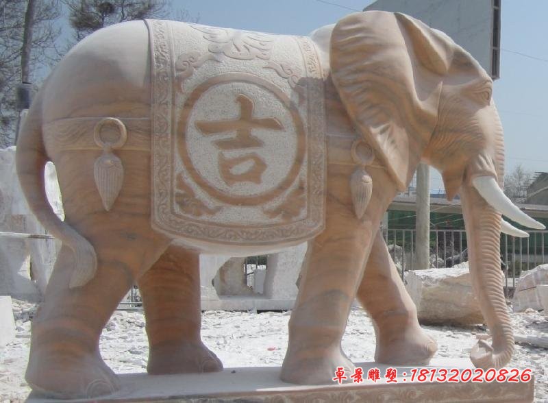吉祥大象石雕晚霞红门口大象雕塑