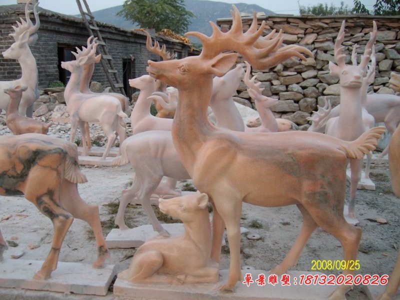 母子鹿石雕，晚霞红石雕鹿
