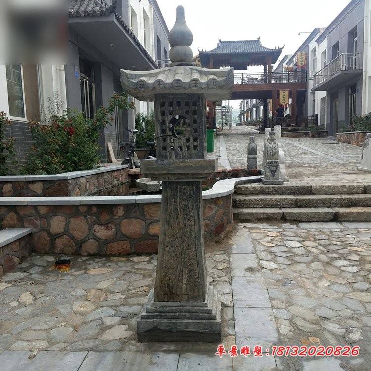 青石灯雕塑，仿古石灯
