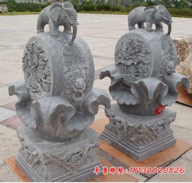 青石仿古大象门墩。门口抱鼓石