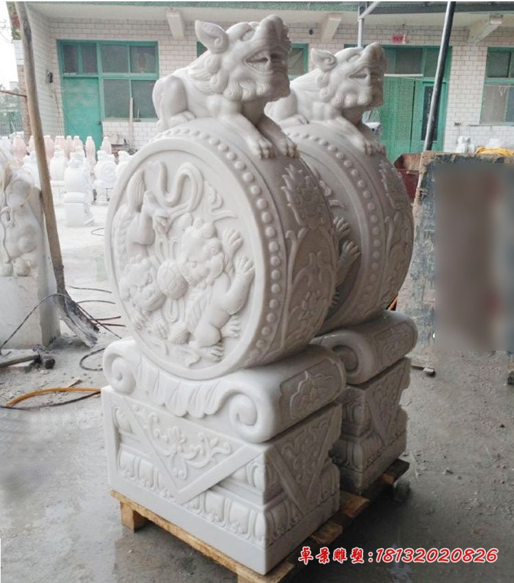 狮子石门墩，汉白玉门墩