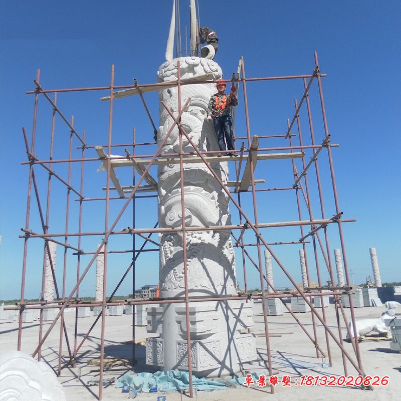 石雕龙柱，广场汉白玉龙柱 