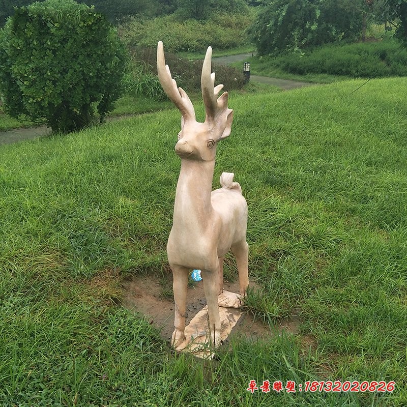 石雕小鹿，公园梅花鹿石雕