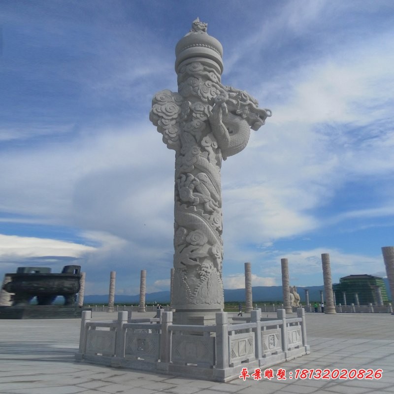 广场石雕龙柱，华表石雕